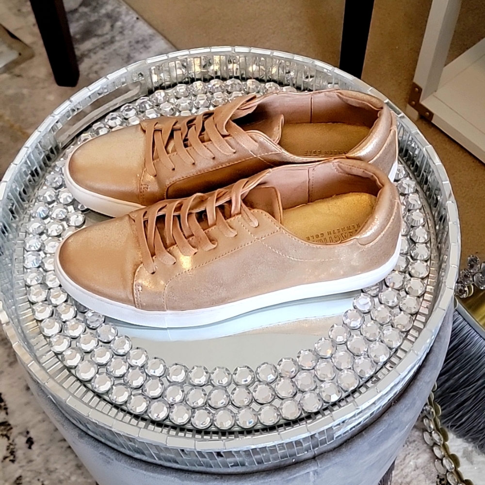 Metallic gold Kenneth Cole Tennis shoe